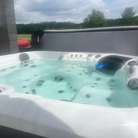 Sarnia Polana Basen, Jacuzzi, Natura مزرعة للإقامة Kostrzyca
